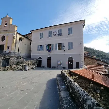 In The Heart Of Medieval Village - Happy Apartment