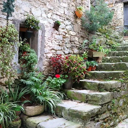 In The Heart Of Medieval Village - Happy Apartment