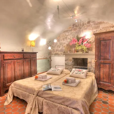 In The Heart Of Medieval Village - Happy Apartment