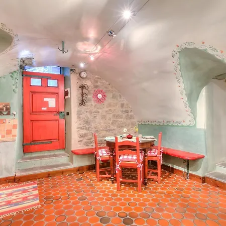 In The Heart Of Medieval Village - Happy Apartment Apricale