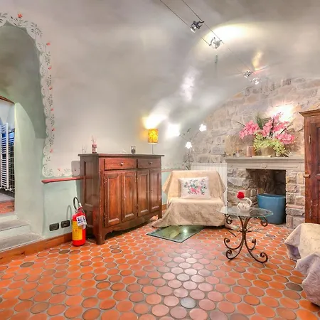 Apartment In The Heart Of Medieval Village - Happy *