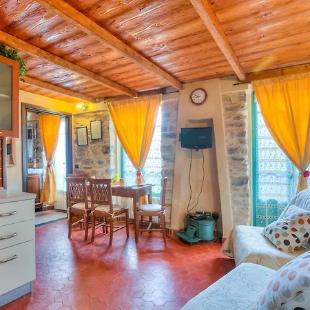 In The Heart Of Medieval Village - Happy Apartment *