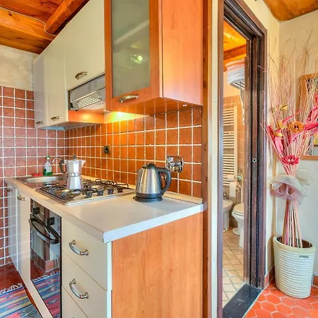 Apartment In The Heart Of Medieval Village - Happy *