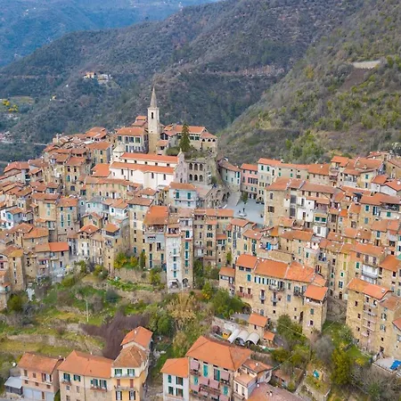 In The Heart Of Medieval Village - Happy Apricale